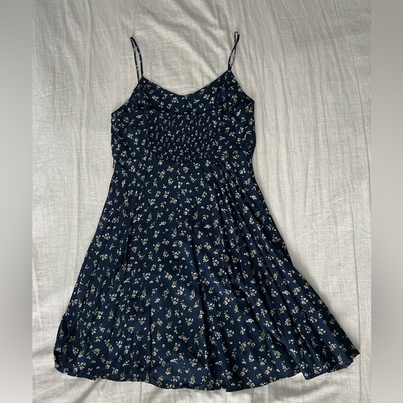 NWOT Old Navy Fit and Flare Floral Dress - Picture 2 of 7